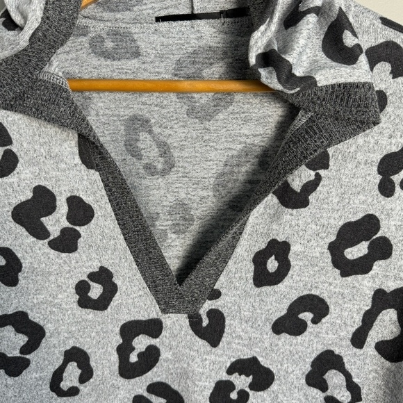 Doe & Rae Oversized Leopard Print Pullover Lightweight Hoodie Sweatshirt‎ Medium - Picture 4 of 14